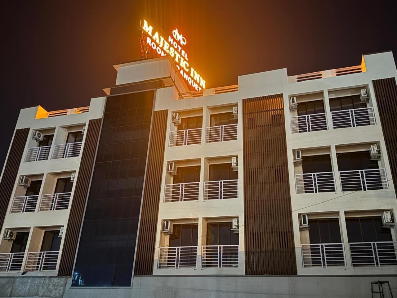 Majestic Inn Vasai Exteriér fotografie