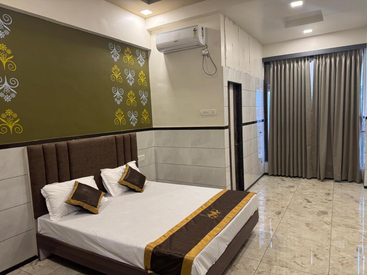 Majestic Inn Vasai Exteriér fotografie